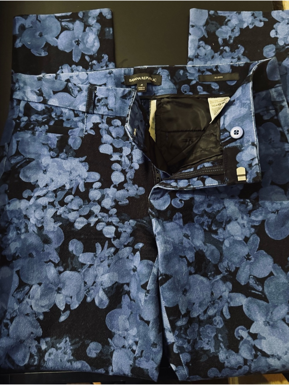 Banana Republic Women’s Size 4 Black Sloan Pants Blue Floral Print w/Hook - Picture 4 of 7